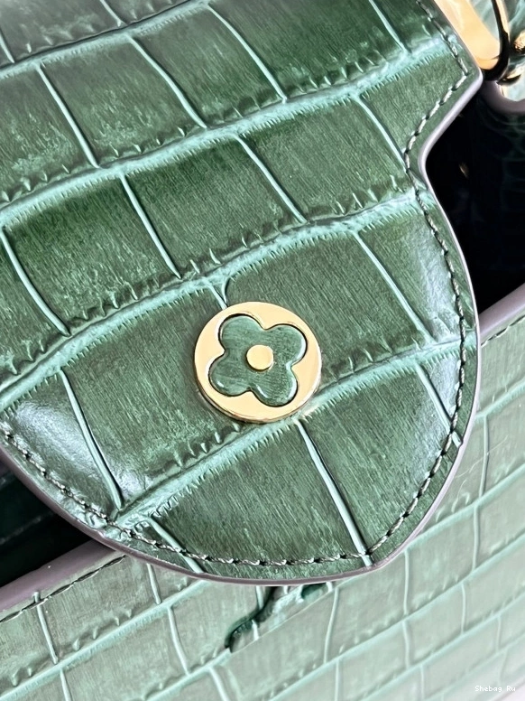BB LOUIS CAPUCINES VUITTON 0710